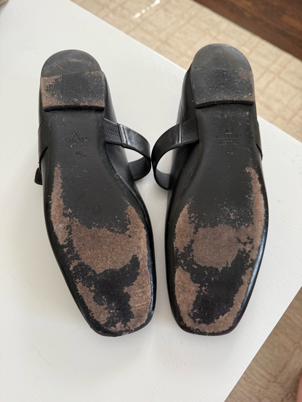 Valentino Flats - Picture 9 of 10